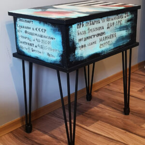 Shipping box